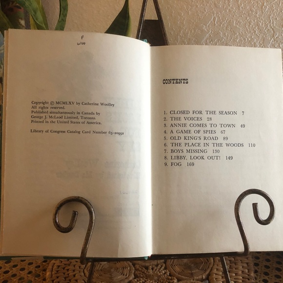 1970 Libby Looks For a Spy Hardback by Catherine Woolley Library Edition USA - Picture 6 of 14